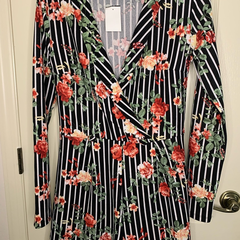 Floral Striped Long Sleeve Shorts Romper Jumpsuit Size Large